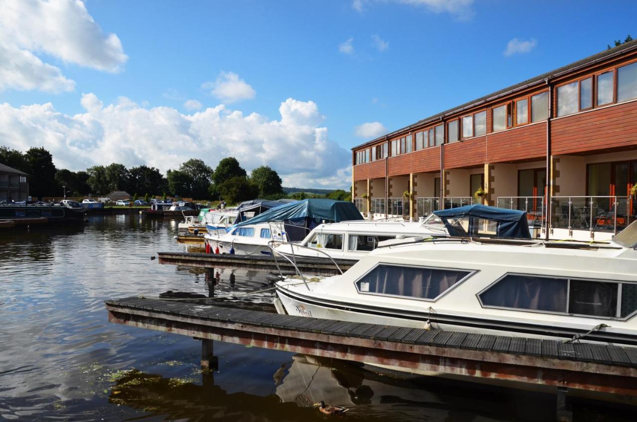 Tewitfield Marina Apartment Carnforth Exterior foto