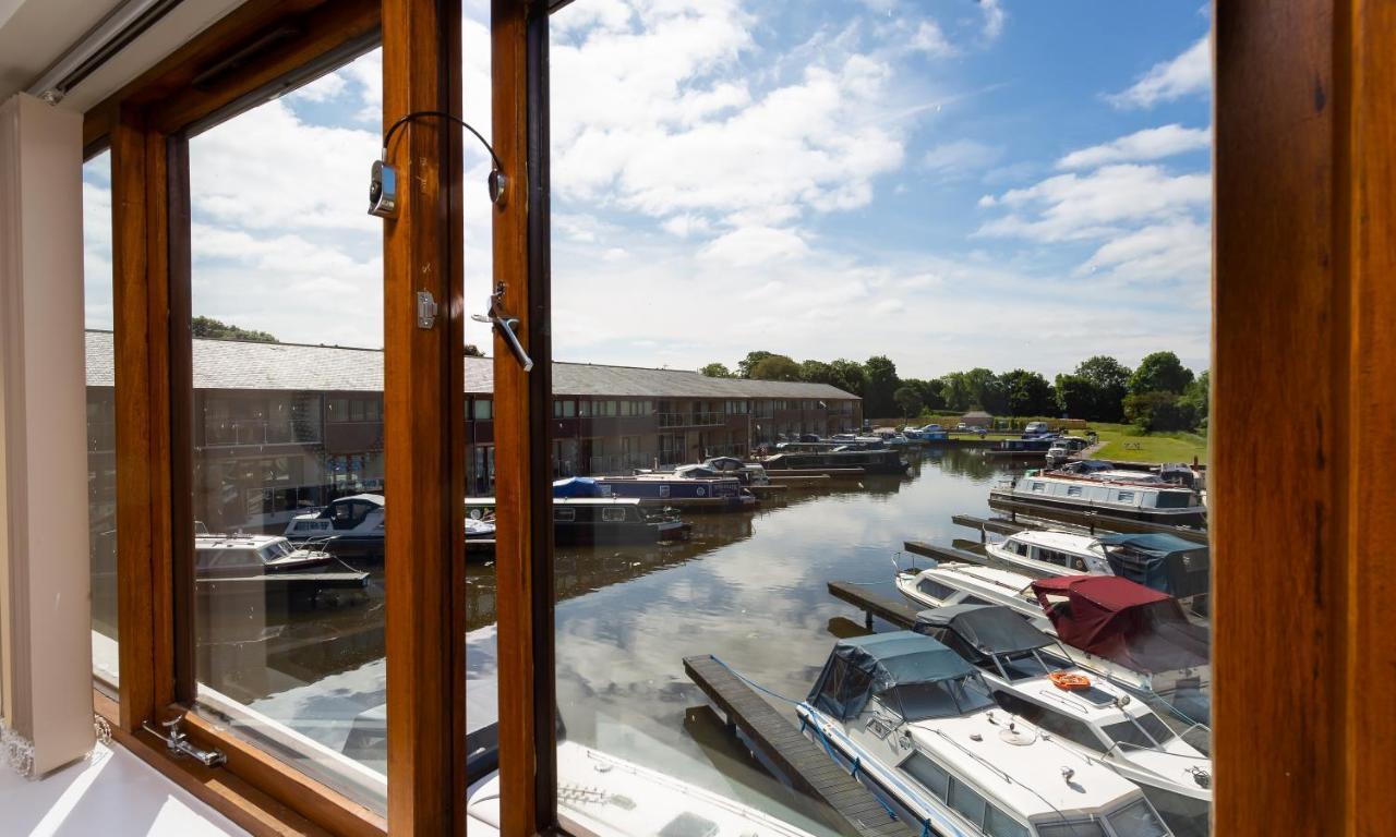 Tewitfield Marina Apartment Carnforth Exterior foto